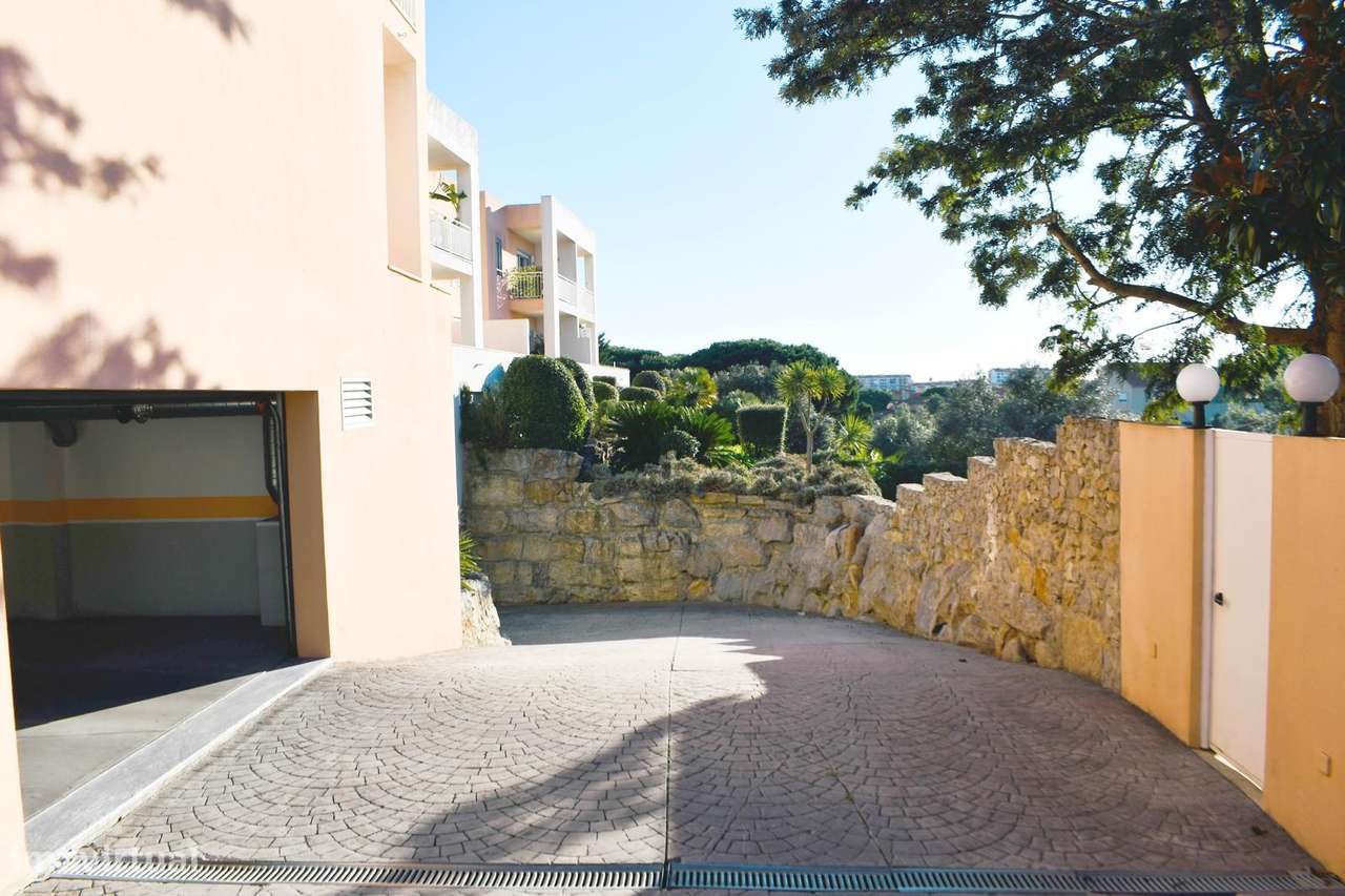 Apartamento T2 em Condomínio com Piscina – Alcabideche, Cascais-6
