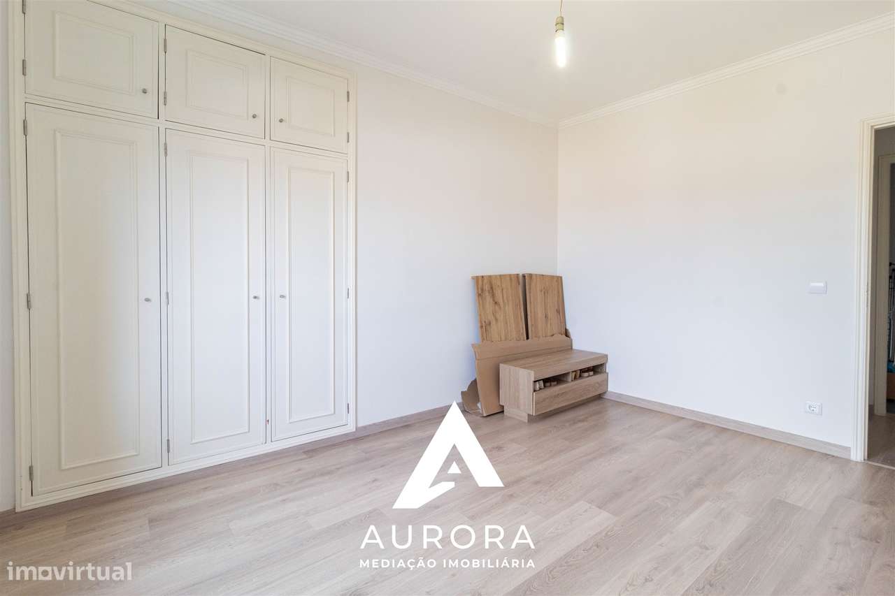 Apartamento T3 no centro de Fiães, Santa Maria da Feira, Renovado-37