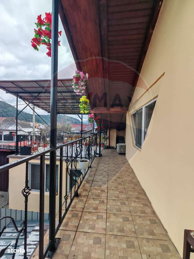 Casă / Vilă oportunitate cu 5 camere priveliste frumoasa-4