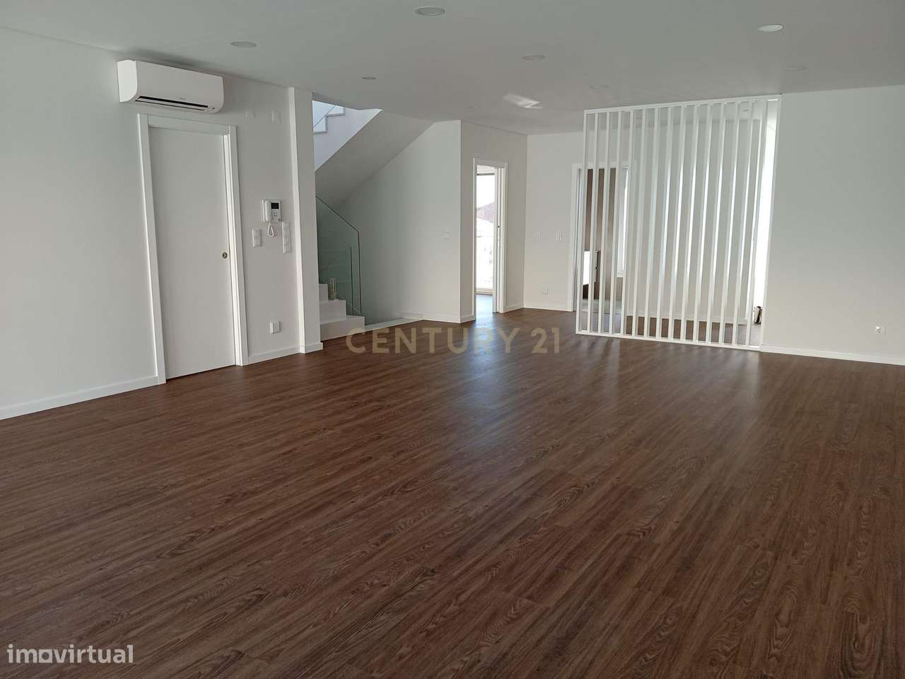 Fantástica  Moradia T5 Nova – Bairro do Trigache, Famões - Grande imagem: 5/19