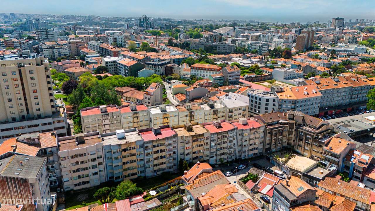 Apartamento T2 em Cedofeita, Porto - Oportunidade Única!-17