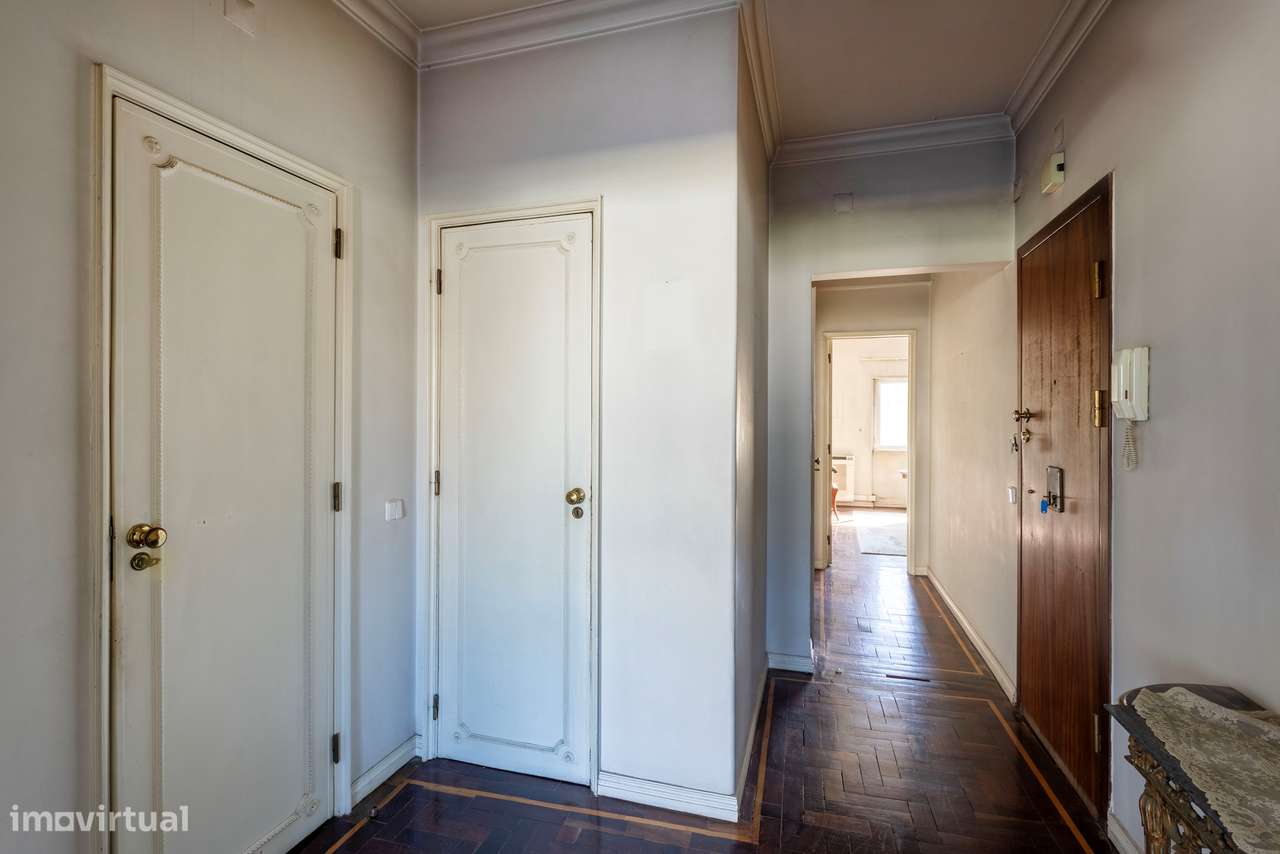 Apartamento T2 com elevador, Avenida da República, Lisboa-12