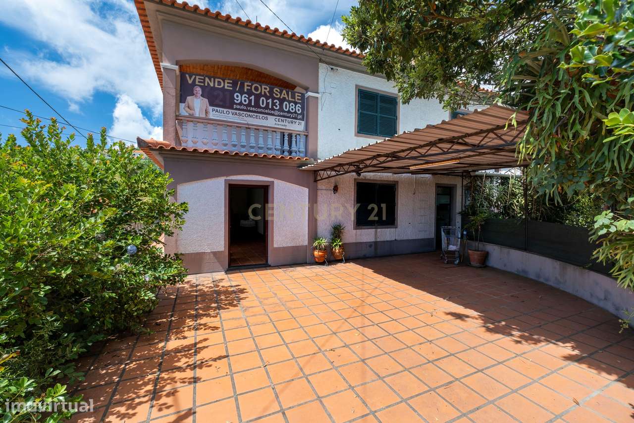 Uma casa com alma, espaço e muitas possibilidades nos Canhas, Ponta do-0