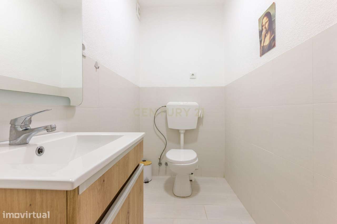 Moradia isolada  de gaveto com  5 assoalhadas num lote de 426 m2 na Qu-9