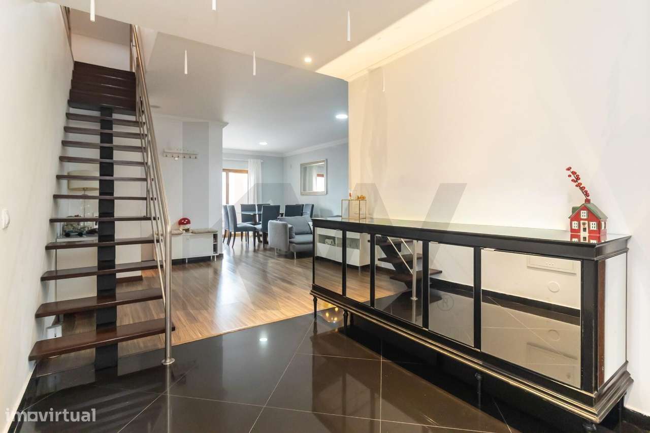 Vende T2+1 Duplex com Parqueamento em Alto do Seixalinho - Grande imagem: 4/49