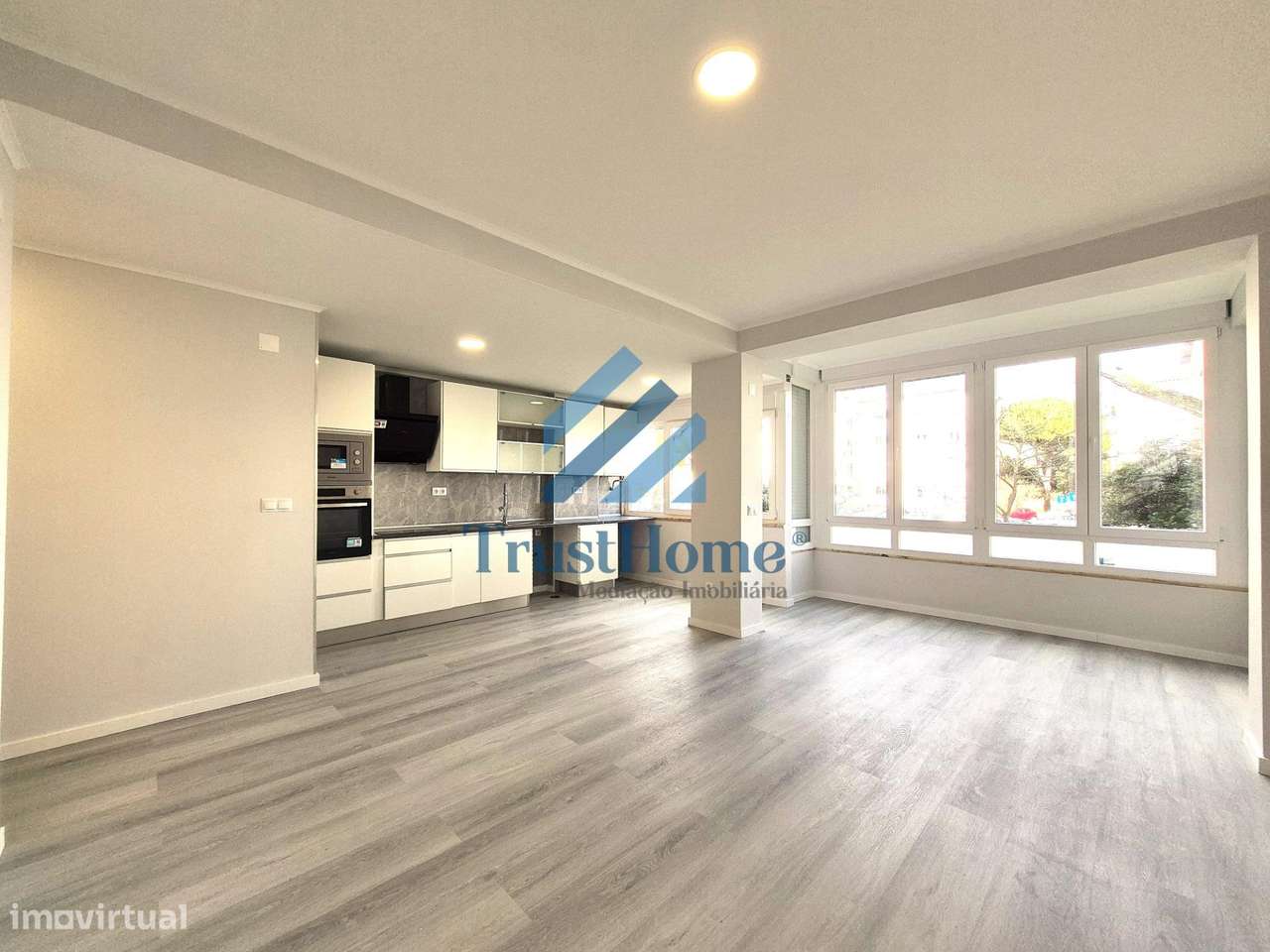 T2 Remodelado c/ 2 Wcs e arrecadação centro de Oeiras - Grande imagem: 2/32