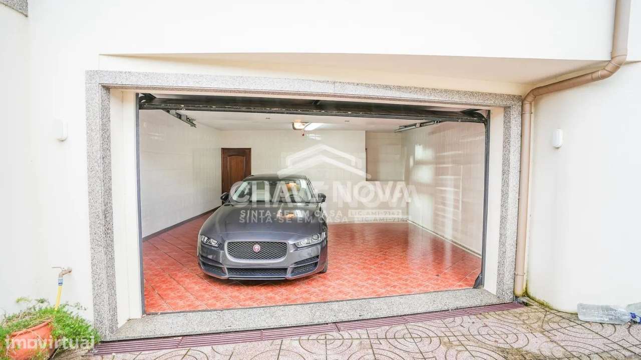 MORADIA V4 C/ PISCINA E TERRENO C/ ÁRVORES DE FRUTO-24