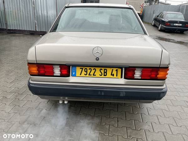 Mercedes-Benz W201 (190) - 9