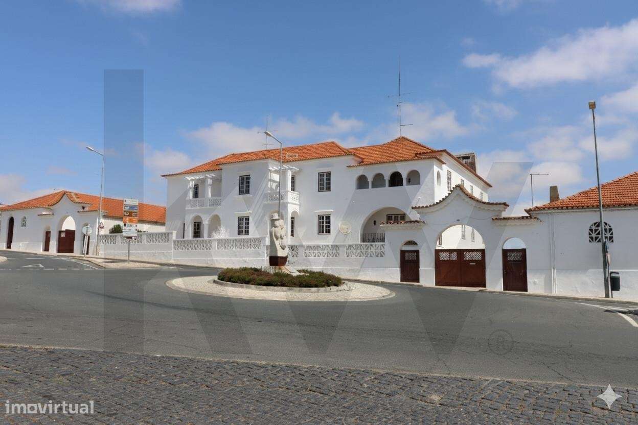 Moradia senhorial com terreno e 32 assoalhadas em Aljustrel. - Grande imagem: 3/60