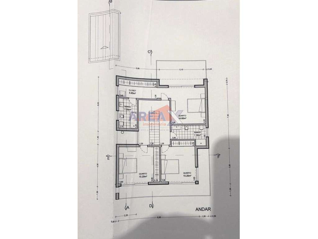 Moradia T4 de Arquitetura Moderna | Excelente Estado-35