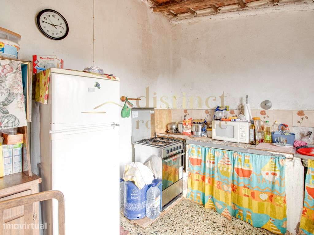 Casa de campo térrea com a necessidade de algumas obras num terreno...-24