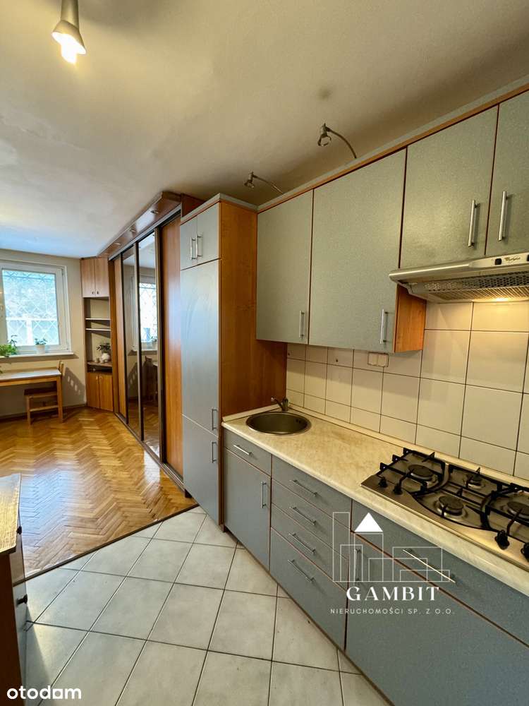 Rozkładowa kawalerka w idealnej lokalizacji-6