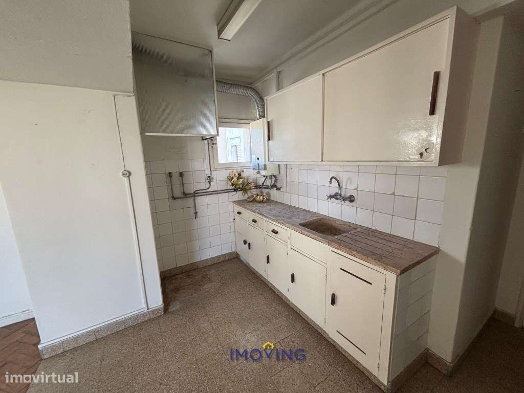 Apartamento T2 totalmente remodelado no Alto de Seixalinho, Barreiro-11