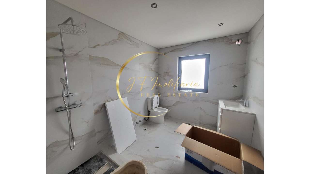 Apartamento T2 C/ Terraço, Esgueira-8