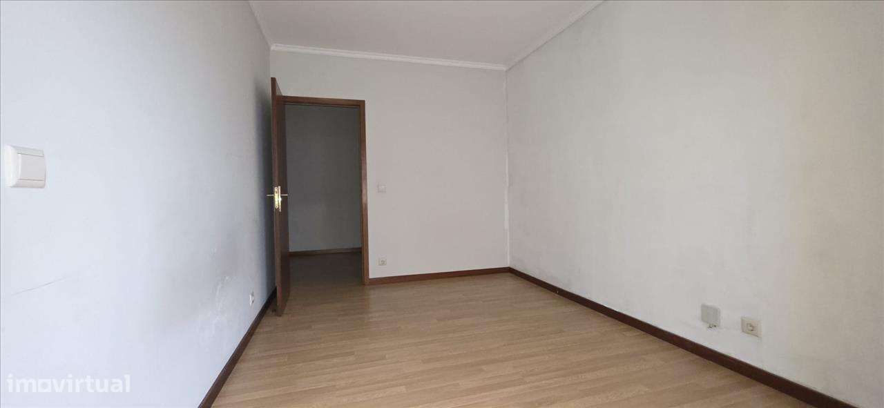 Apartamento T1 + Arrecadação Paço de Sousa (Penafiel)-6