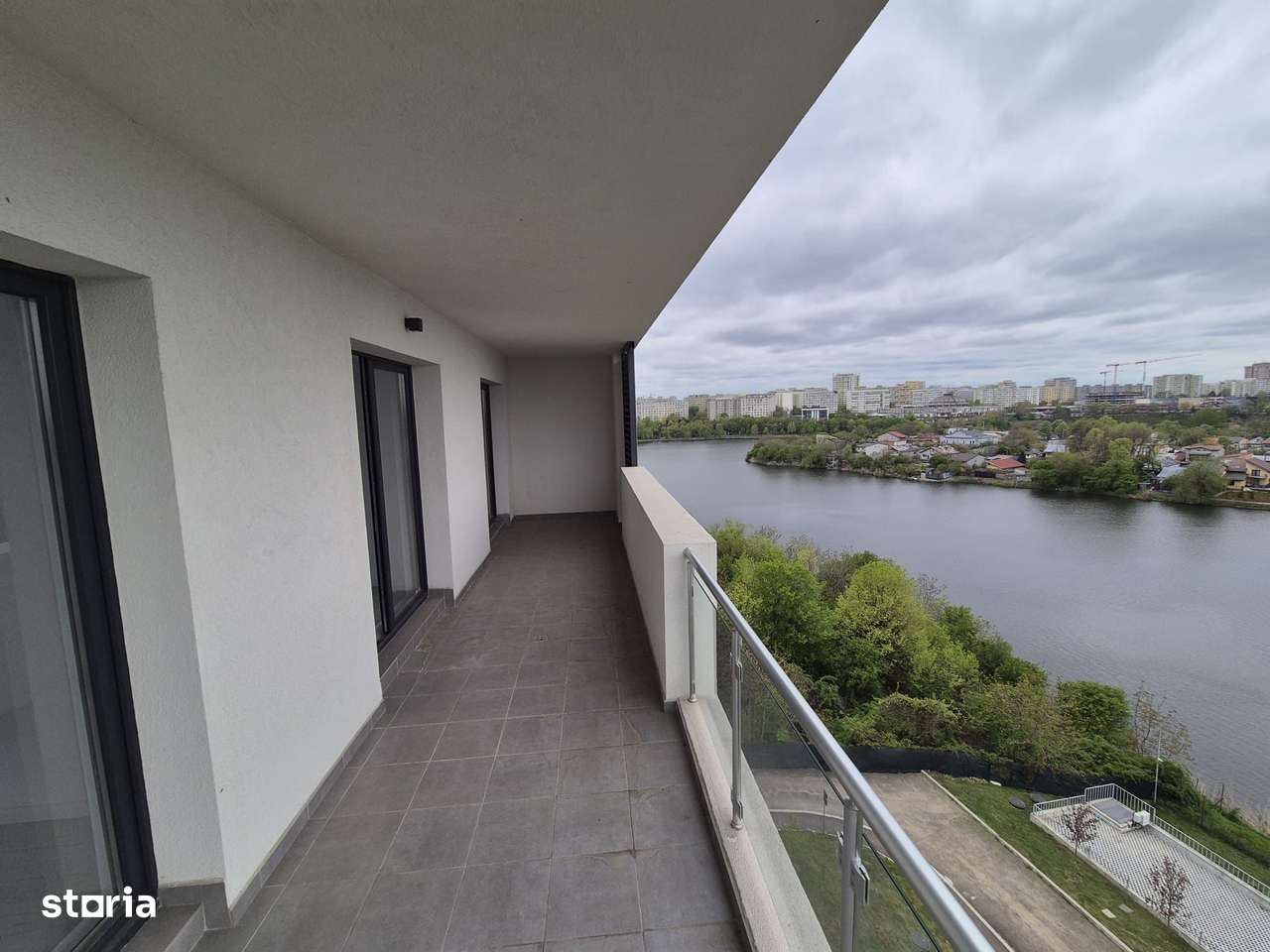 3 CAMERE VEDERE SUPERBA SPRE LAC BLOC NOU FINALIZAT TERASA GENEROASA