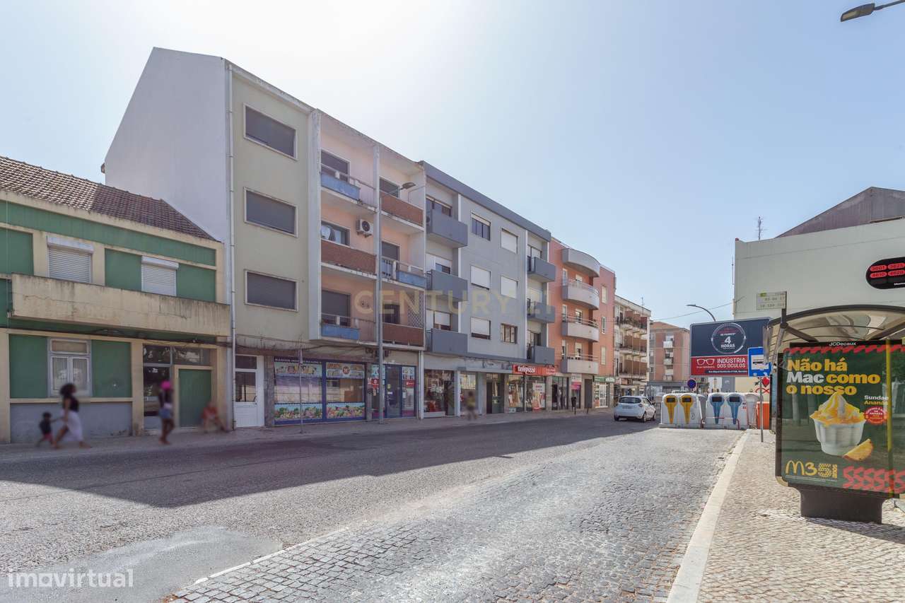 Olá, sou um jovial T2 no Barreiro-36