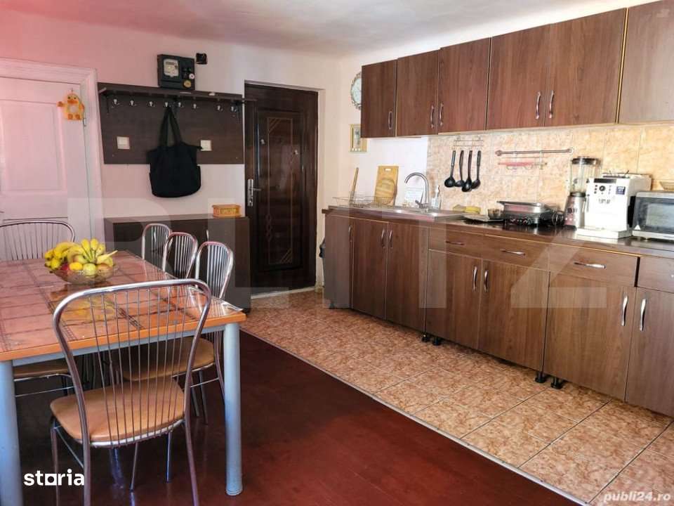 Casa Piata Sfatului compusa ap3camere,studio(2camere),mansarda,intrare - Imagine principală: 4/9