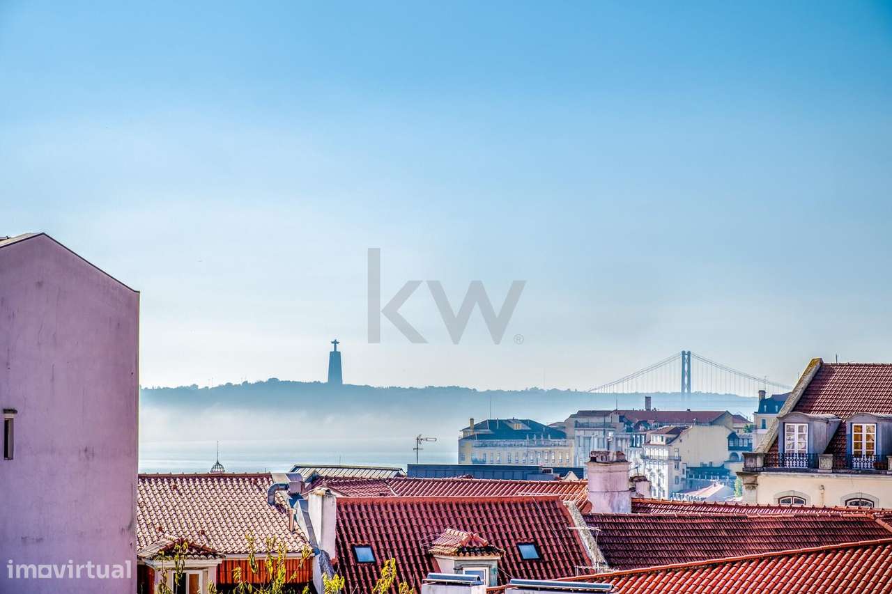 APARTAMENTO T2 NA ENCOSTA DO CASTELO COM VISTA DE RIO E CIDADE - Grande imagem: 2/29