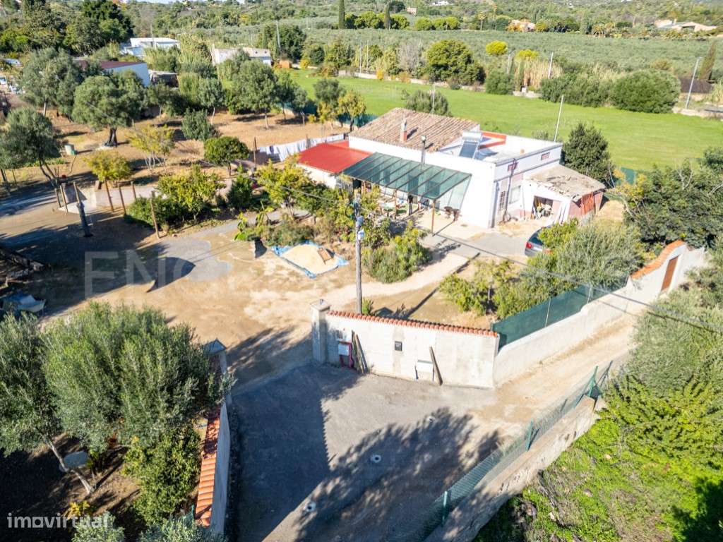 Casa Típica Privada T2 com jardim em Moncarapacho-1