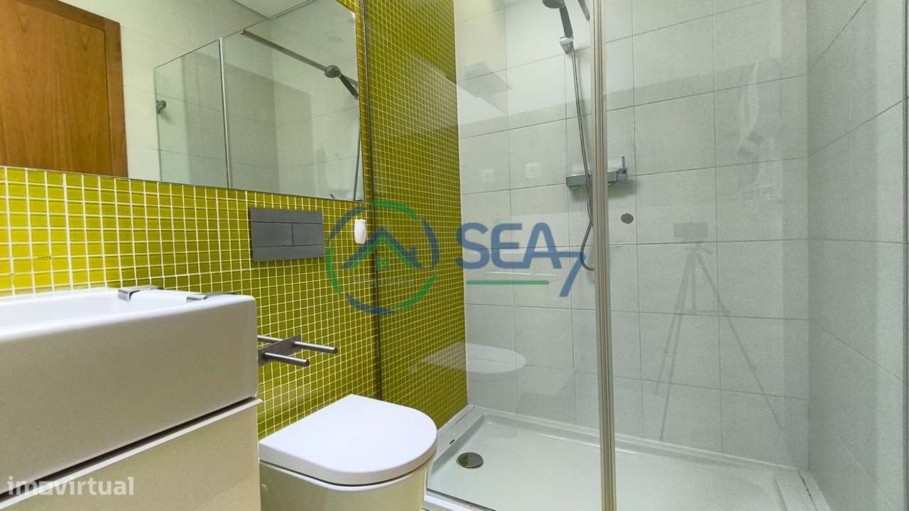 Moradia T6 com grande terreno, Meadela-30