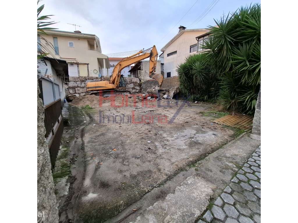 Terreno com 1260 m² em Vilela-17