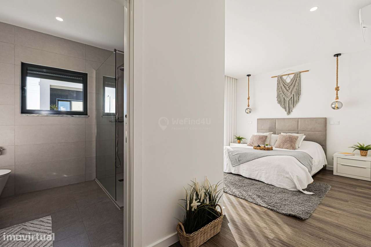 Moradia Térrea T3 c/piscina, lote de 474m² - Única na Caparica-29