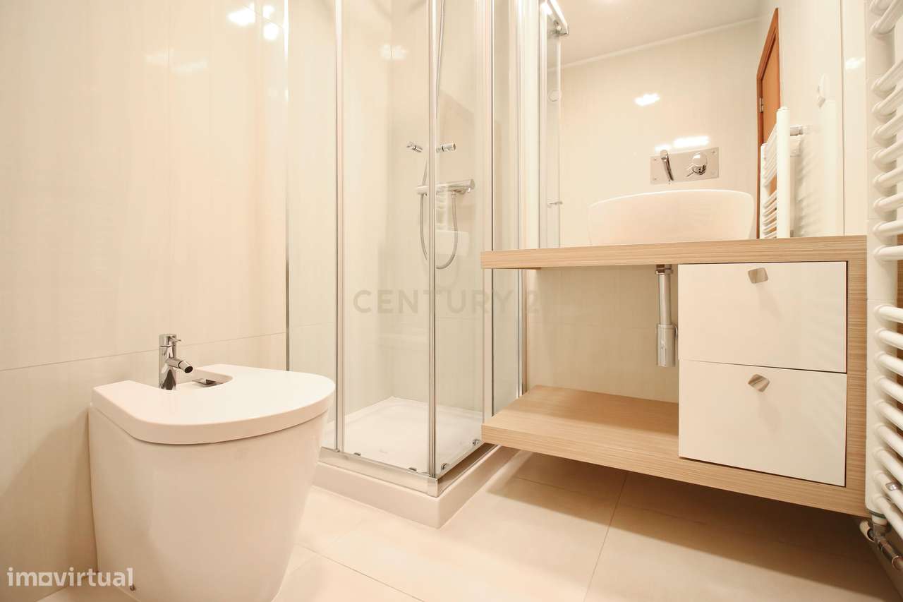 Elegância e Exclusividade no Bairro das Artes T3 Remodelado | Rua Migu-29