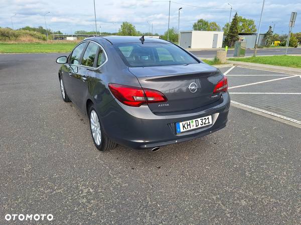 Opel Astra 1.4 Turbo Automatik 150 Jahre - 18