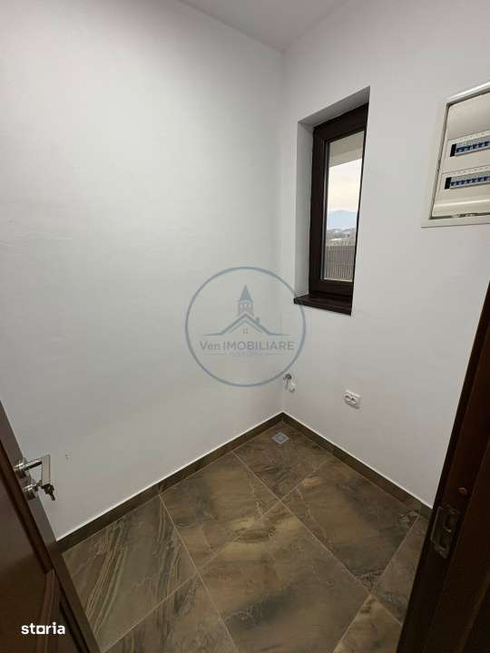 Casa moderna de vanzare – 143 mp, teren 700 mp Zona Aerodrom - Imagine principală: 2/13