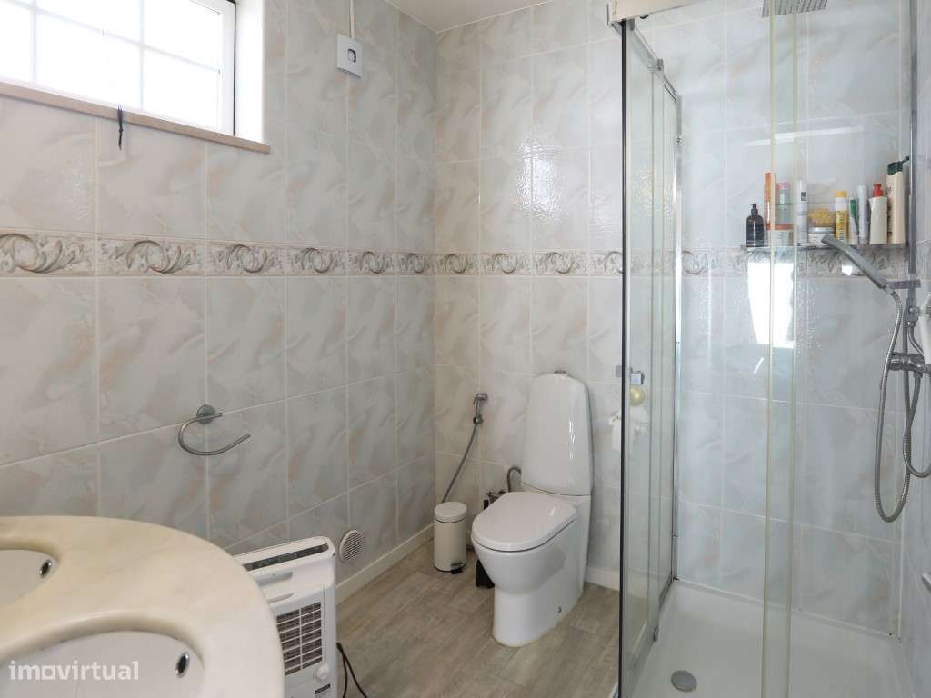 Moradia isolada V2+2 com vista mar na Praia da Légua-23