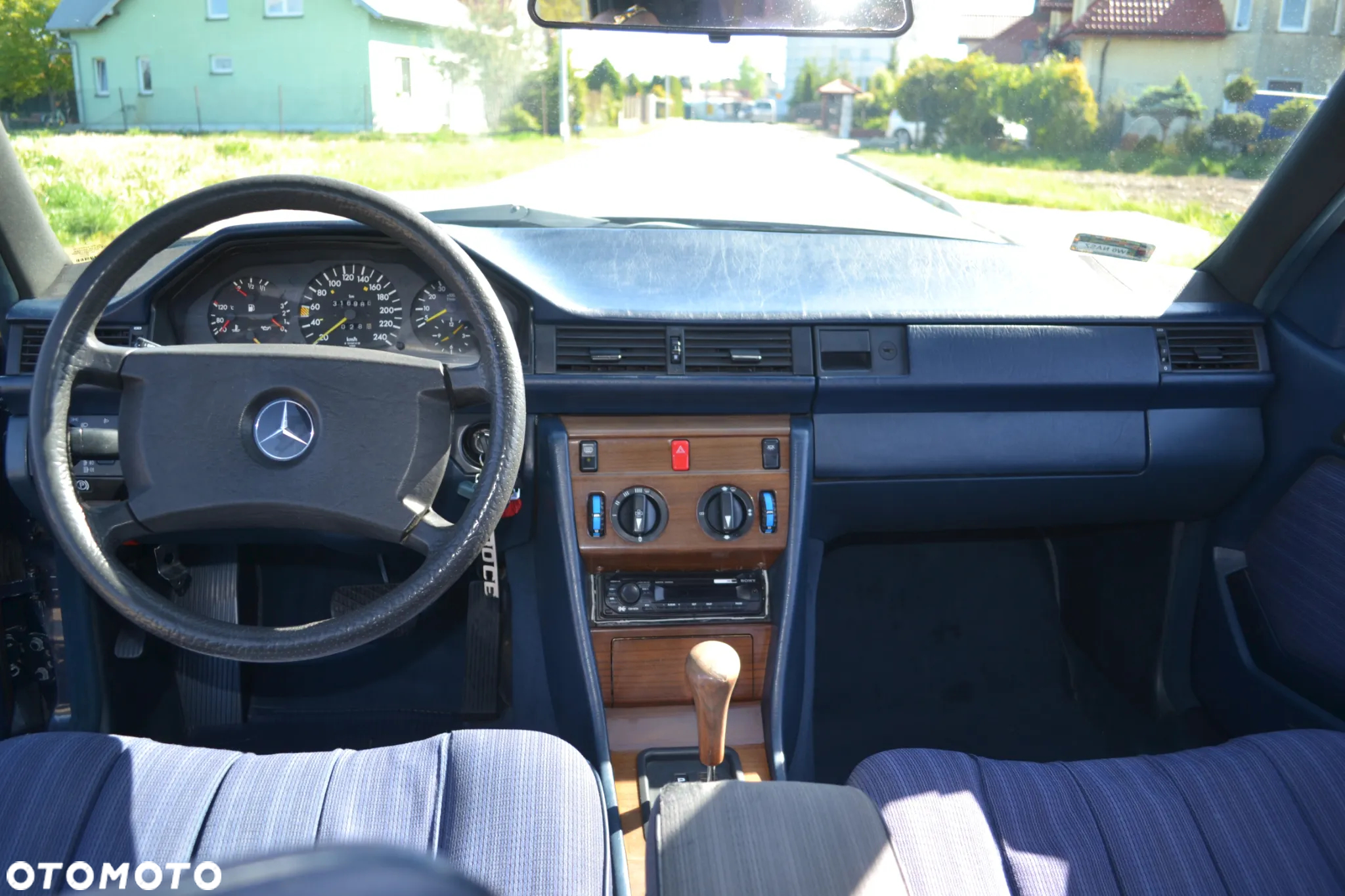 Mercedes-Benz W124 (1984-1993) - 12