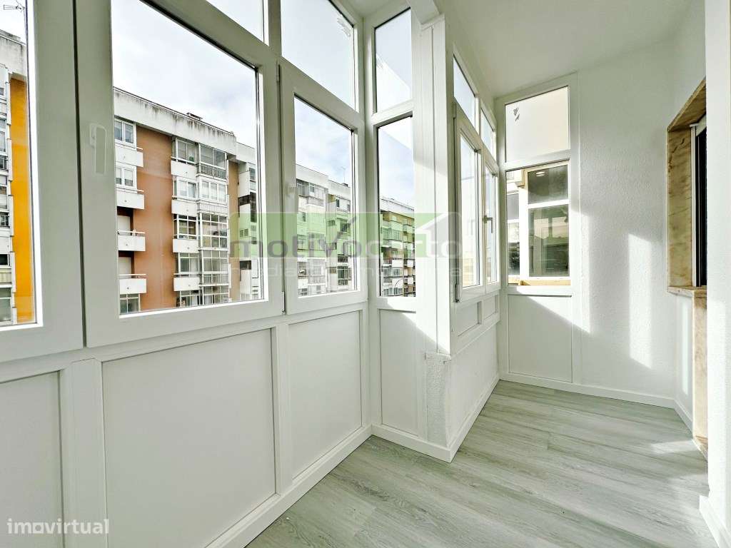 T2 Totalmente Remodelado com 2 WC na Figueirinha, Oeiras. Pronto Ha...-15