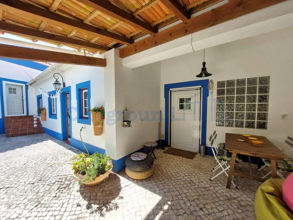 Charme com toque de luxo - Moradia V4 de 2 pisos com jardim em Regu...-32