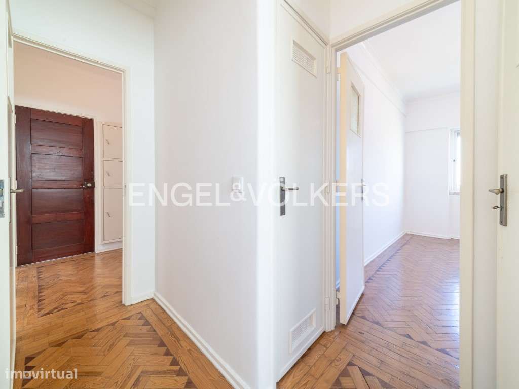 Luminoso apartamento com 4 quartos e varanda no Beato-19