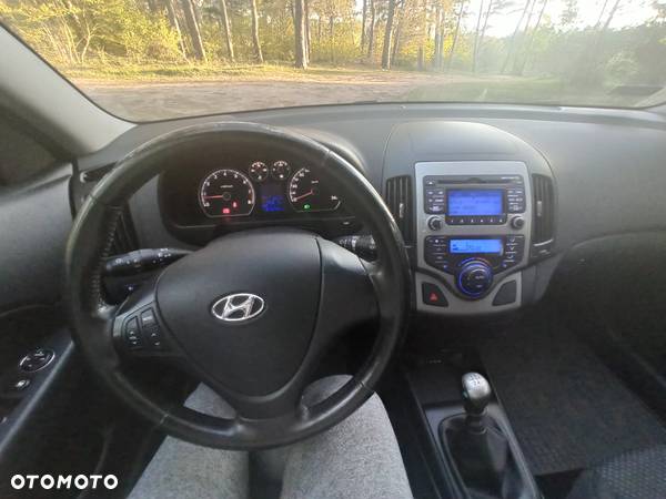 Hyundai I30 1.4 blue Comfort - 12