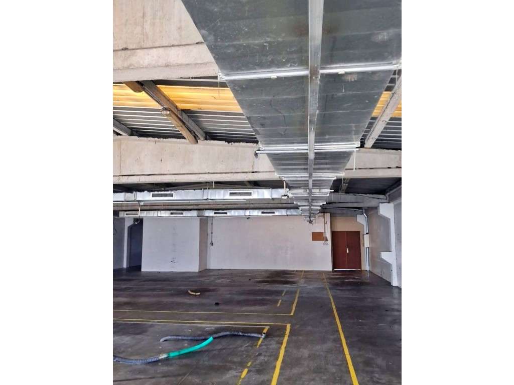 Armazém junto ao nó da A7 | Touguinhó - Vila do Conde - Grande imagem: 5/29