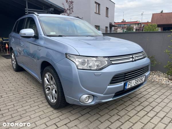 Mitsubishi Outlander 2.0 4WD Plug-In Hybrid Top - 1