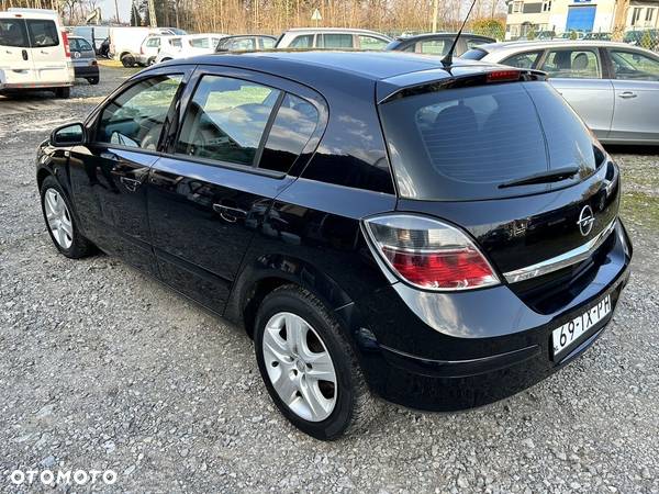 Opel Astra III 1.7 CDTI Cosmo - 2