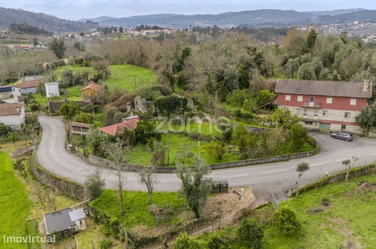 Quintinha em Fafe com 1989 m2 de terreno para venda-1
