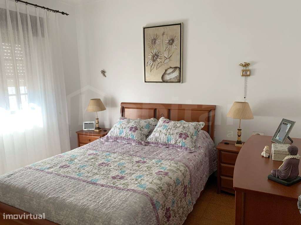 Moradia T5 + 2 C/ Quintal e Sótão-23