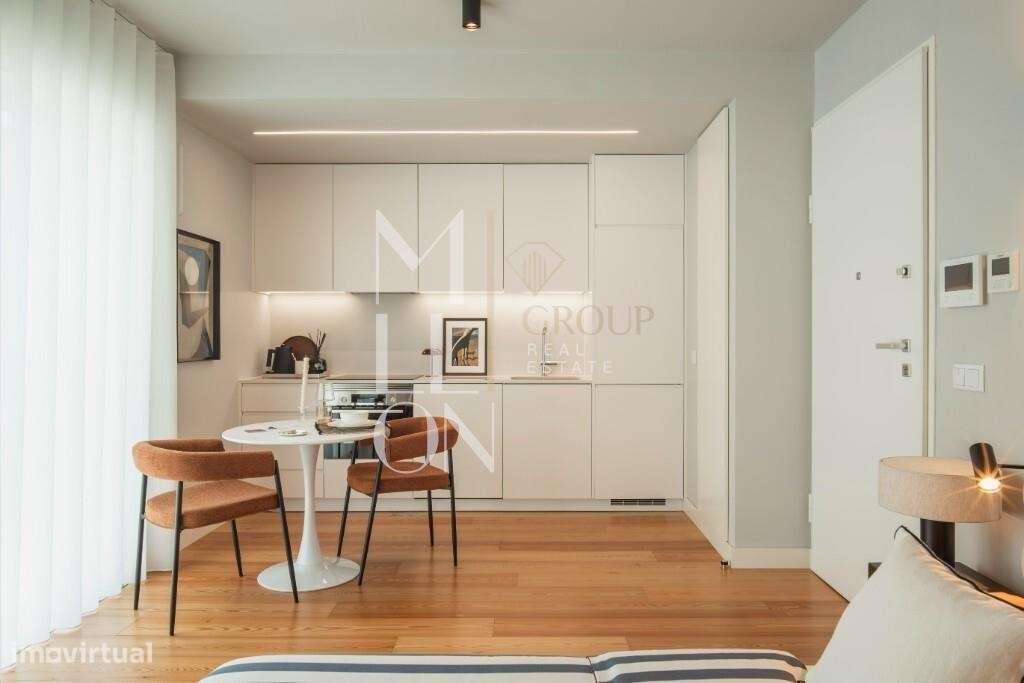 Apartamento em condominio com piscina - Avenida Liberdade-9