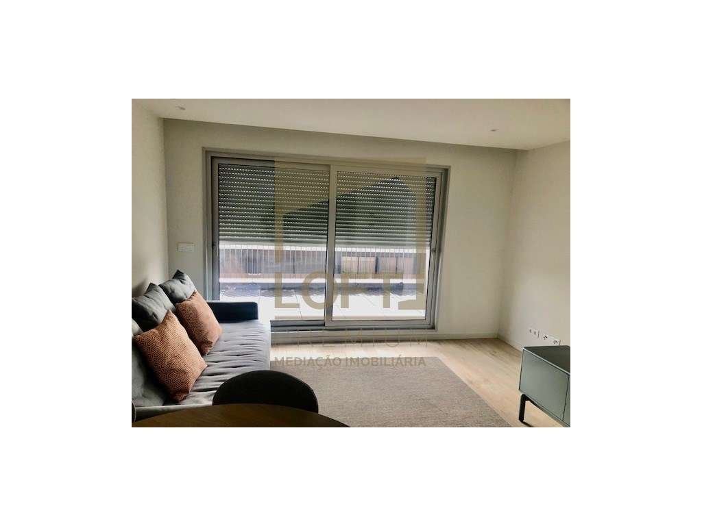 Apartamento T1 com 2 Frentes , Terraço, Totalmente Mobilado e Equip...-23