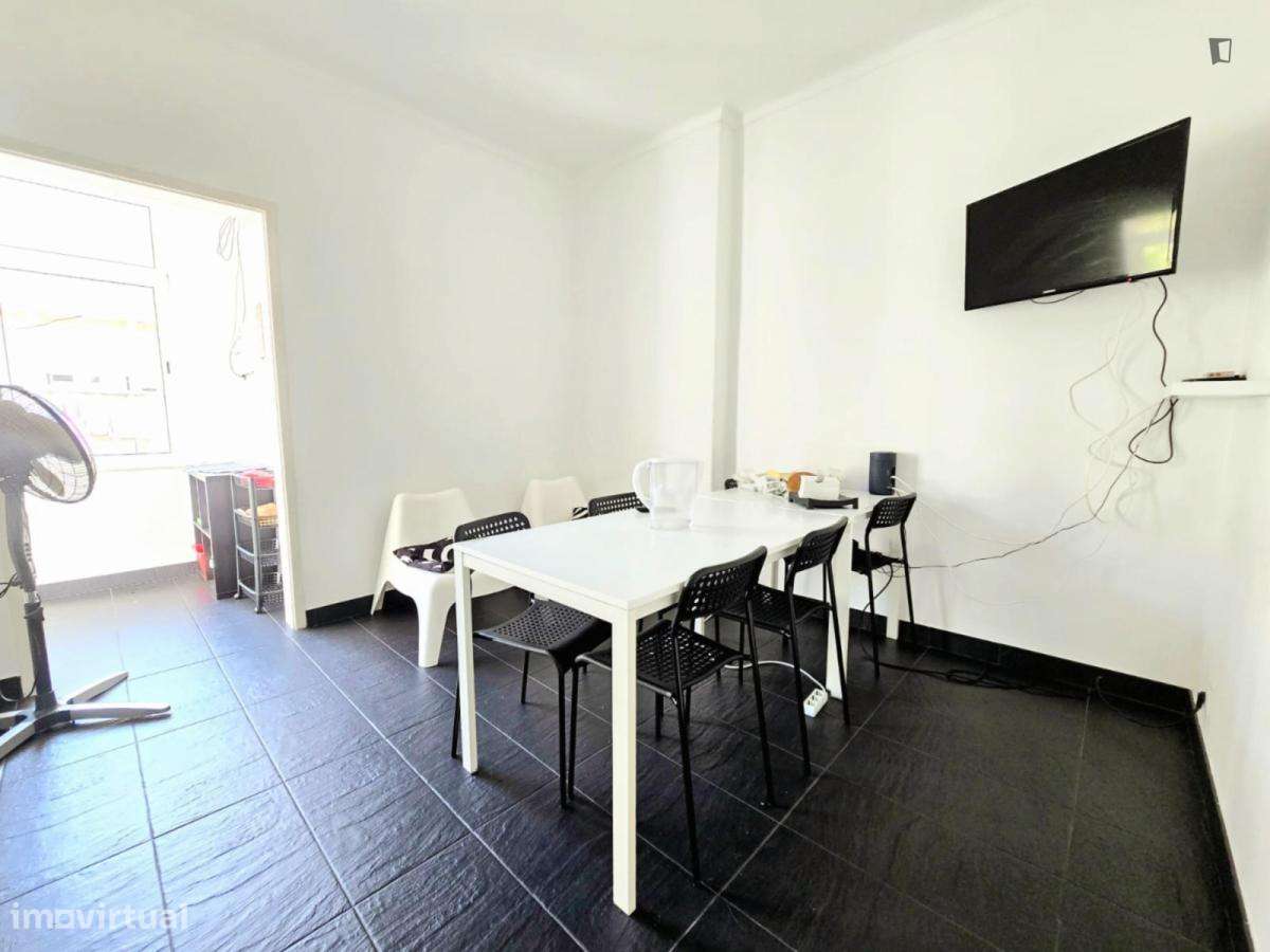 Quarto - localizado em Montes Claros Coimbra - Grande imagem: 3/7