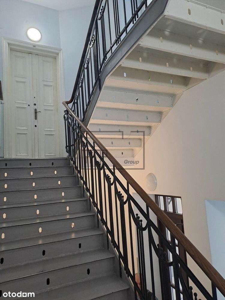 Piękna Odrestaurowana Kamienica Z Windą.-0