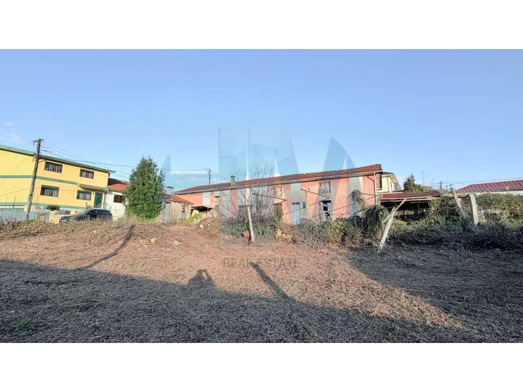 Moradia Térrea T3 para Renovação com Terreno urbano de 3.000 m² - F...-11