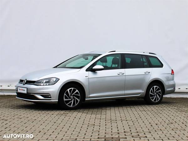 Volkswagen Golf - 1