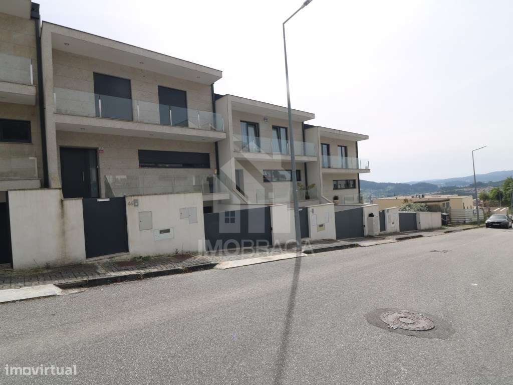Venda Moradia Banda T3, em Esporões, Braga-50