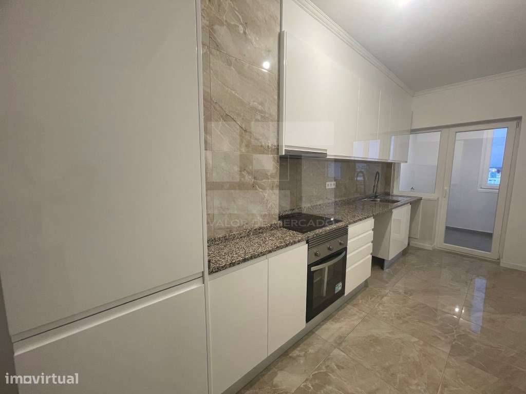 APARTAMENTO T3 - QUINTA DO BISPO, PORTIMÃO-1