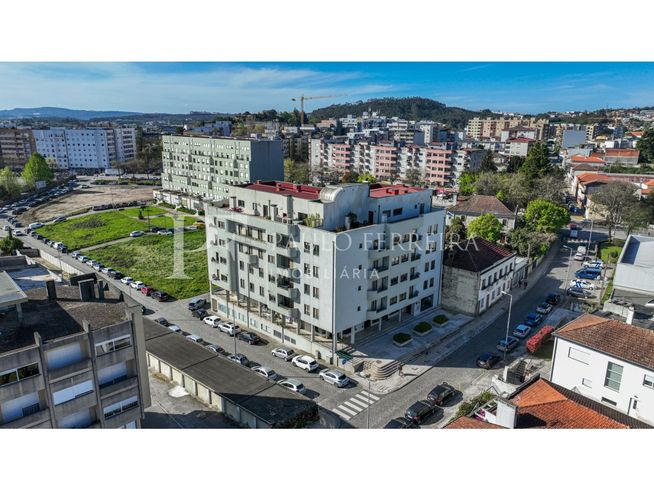 Apartamento T6 no centro de Famalicão-1